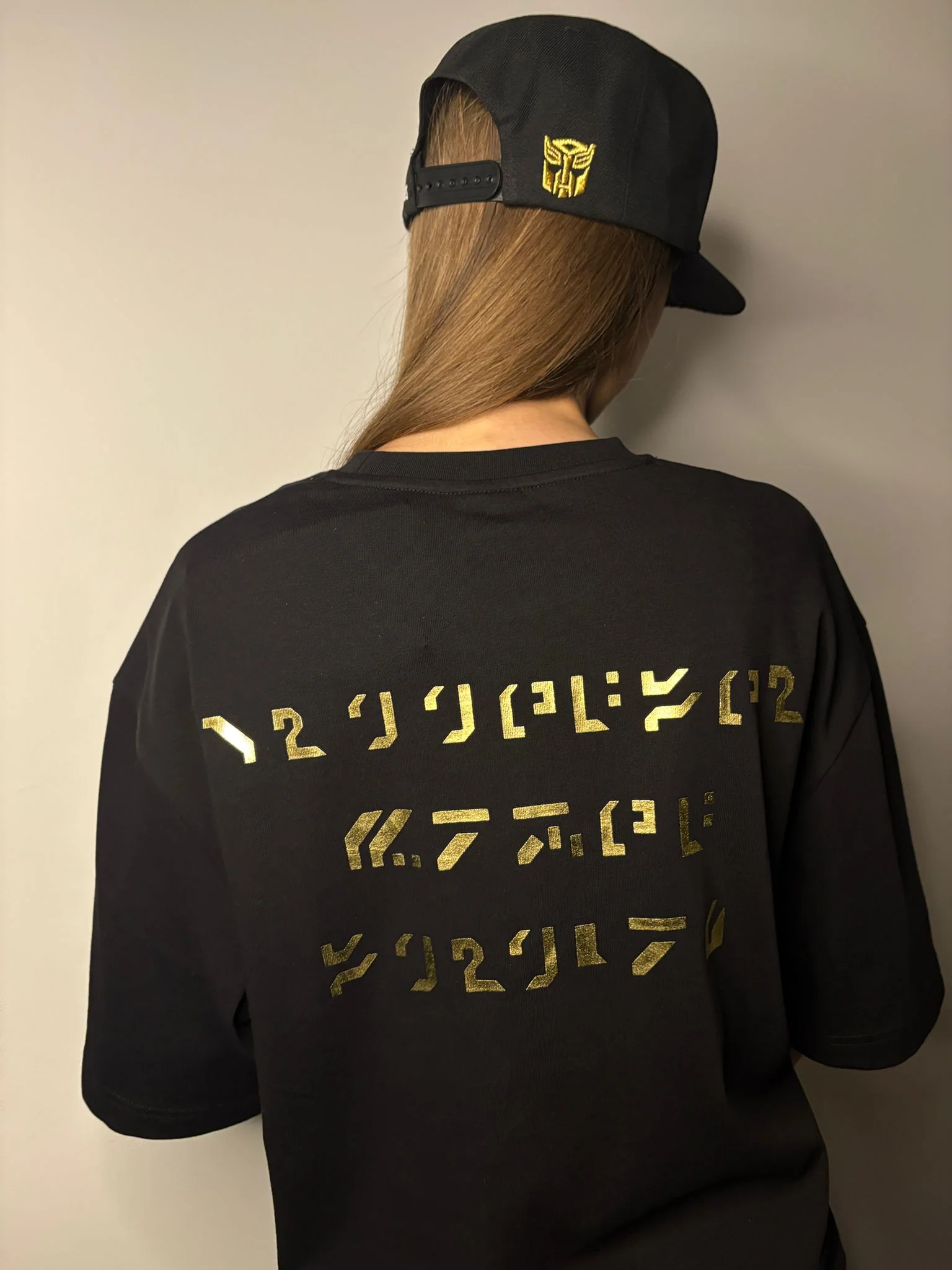 Murwalls Wall Smash Oversized Graphic Black/Gold T-Shirt - Image 3