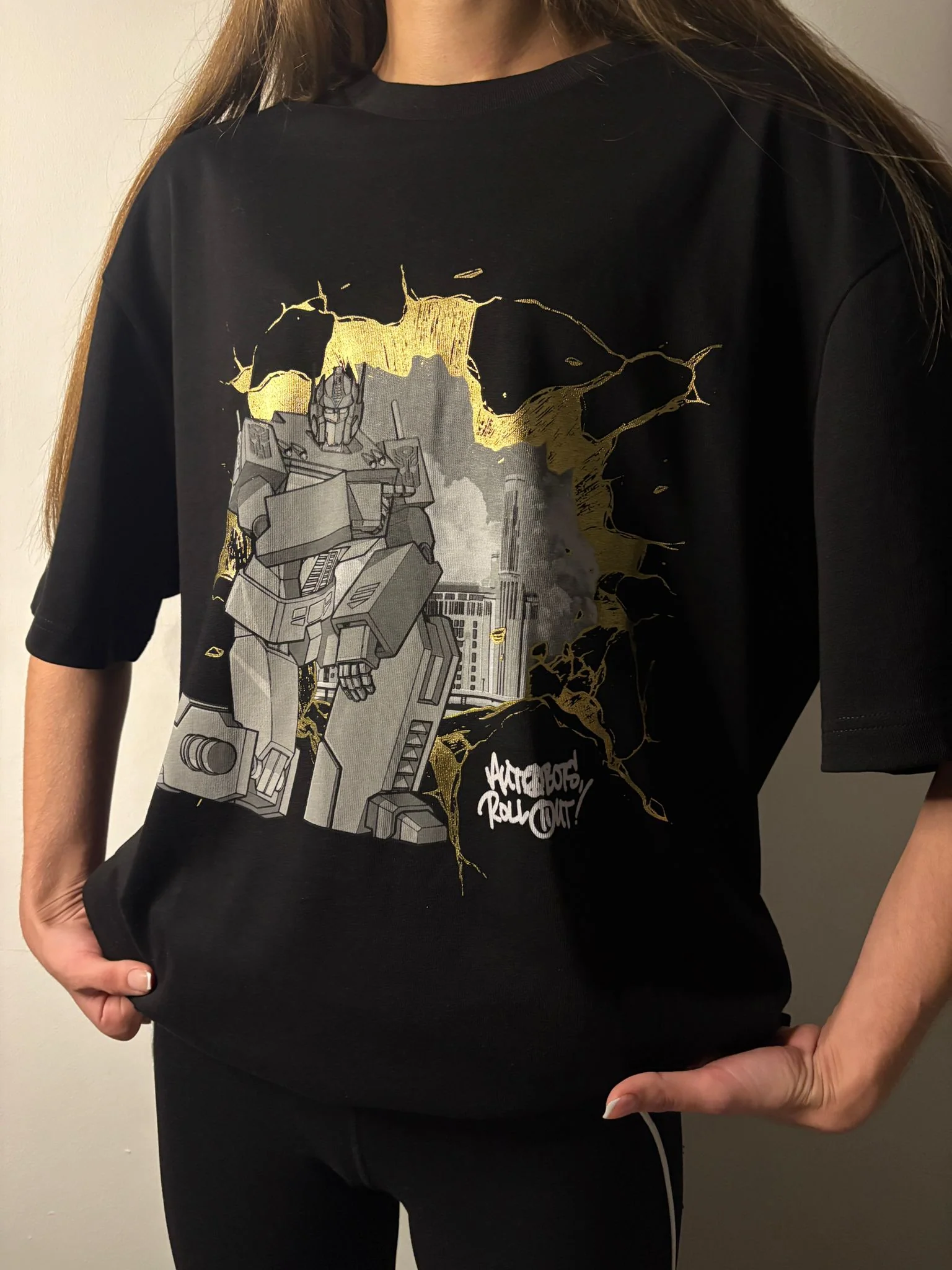 Murwalls Wall Smash Oversized Graphic Black/Gold T-Shirt - Image 4